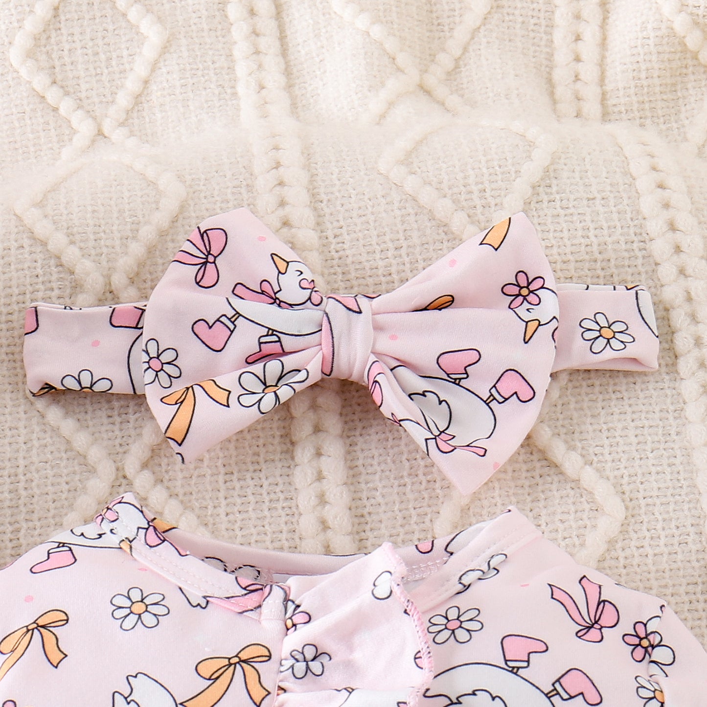 Cute Baby Girl Long-sleeve Bodysuit With Duck Print